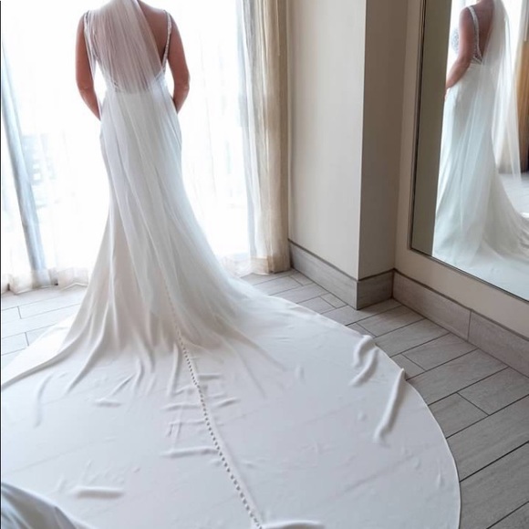 Martina Liana, 823 wedding dress - Picture 2 of 16